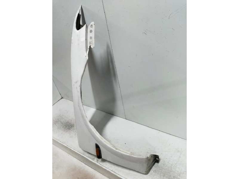 Recambio de aleta delantera derecha para opel vectra b berlina 1.8 16v cat referencia OEM IAM   