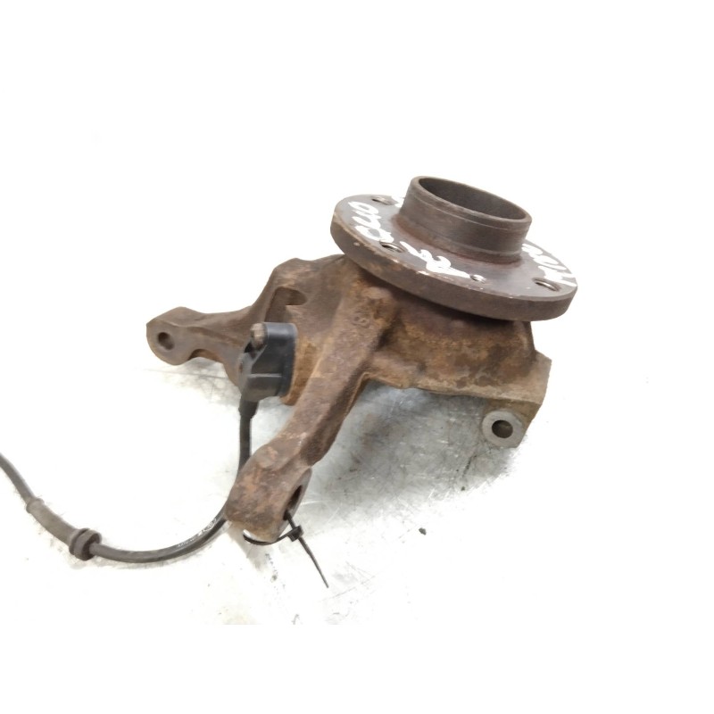 Recambio de mangueta delantera derecha para renault clio ii fase i (b/cbo) referencia OEM IAM   