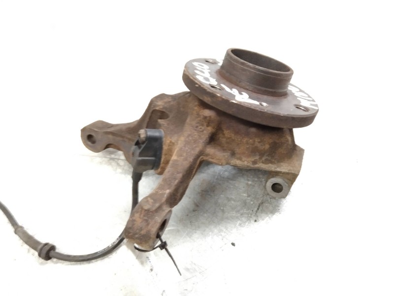 Recambio de mangueta delantera derecha para renault clio ii fase i (b/cbo) referencia OEM IAM   