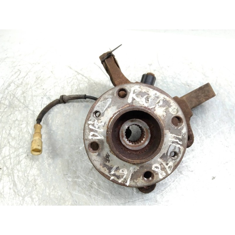 Recambio de mangueta delantera derecha para renault clio ii fase i (b/cbo) 1.6 referencia OEM IAM   