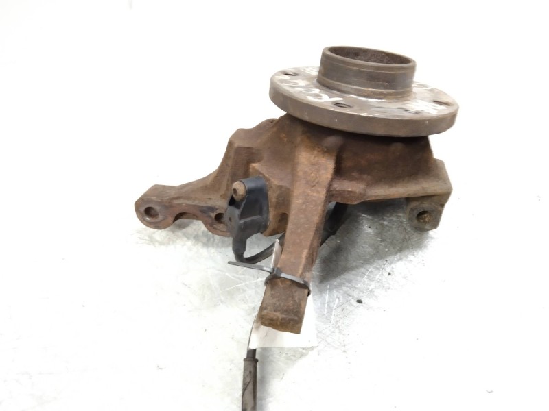 Recambio de mangueta delantera derecha para renault clio ii fase i (b/cbo) 1.6 referencia OEM IAM   