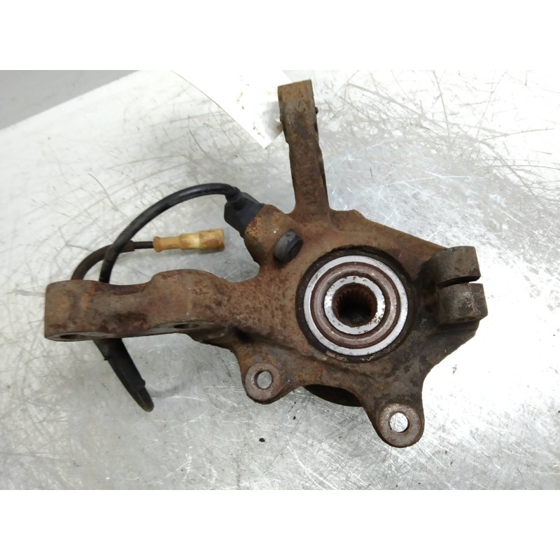 Recambio de mangueta delantera derecha para renault clio ii fase i (b/cbo) 1.6 referencia OEM IAM   