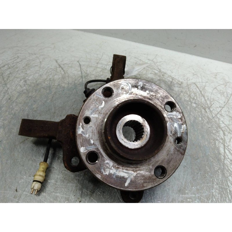 Recambio de mangueta delantera izquierda para renault clio ii fase ii (b/cb0) 1.5 dci diesel referencia OEM IAM   