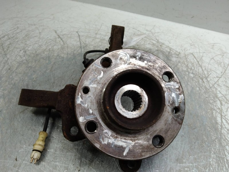 Recambio de mangueta delantera izquierda para renault clio ii fase ii (b/cb0) 1.5 dci diesel referencia OEM IAM   