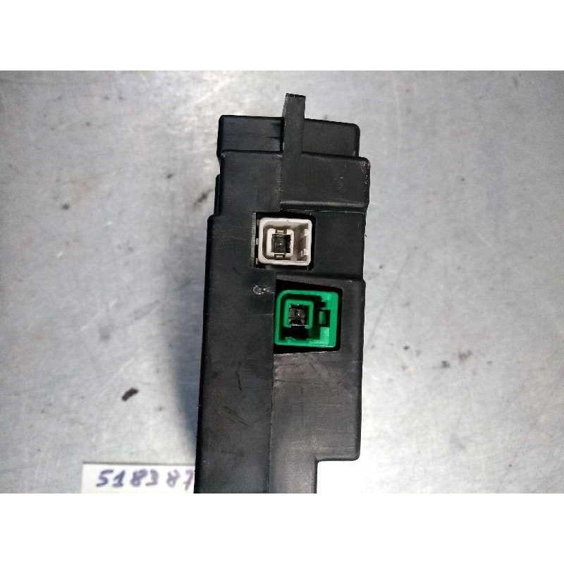 Recambio de caja reles / fusibles para fiat bravo (198) 1.6 jtdm 16v cat referencia OEM IAM 51838794 351284137336128 C141 C3194 