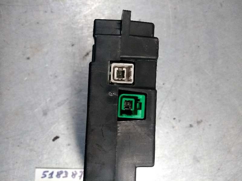 Recambio de caja reles / fusibles para fiat bravo (198) 1.6 jtdm 16v cat referencia OEM IAM 51838794 351284137336128 C141 C3194 