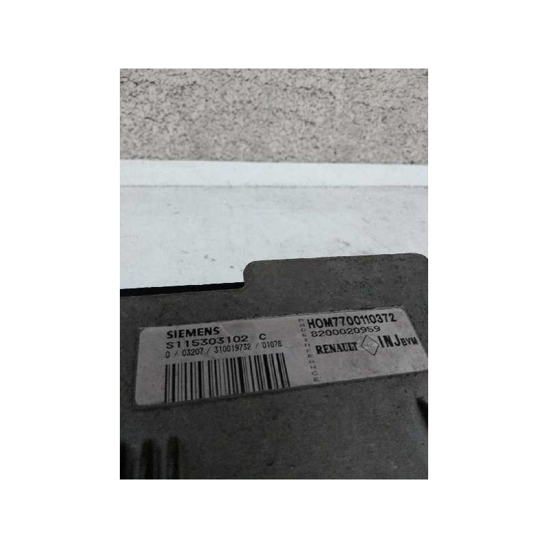Recambio de centralita motor uce para renault clio ii fase i (b/cbo) 1.6 referencia OEM IAM S115303102C HOM7700110372 8200020959