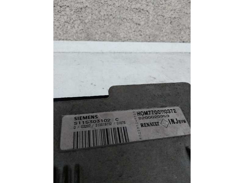 Recambio de centralita motor uce para renault clio ii fase i (b/cbo) 1.6 referencia OEM IAM S115303102C HOM7700110372 8200020959