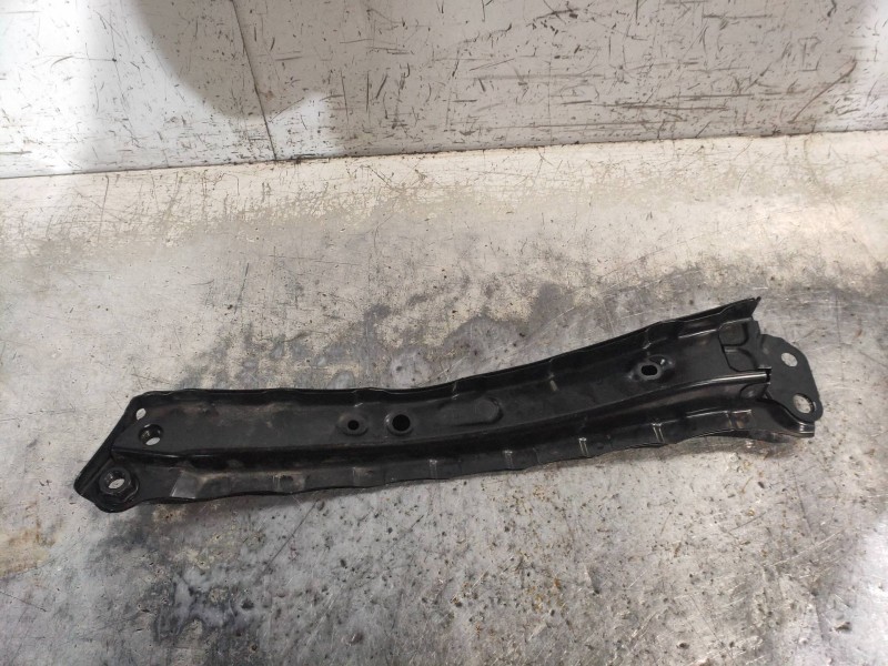 Recambio de travesaño inferior para lexus nx 300h 2wd referencia OEM IAM   IZQUIERDO