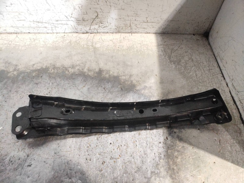 Recambio de travesaño inferior para lexus nx 300h 2wd referencia OEM IAM   DERECHO