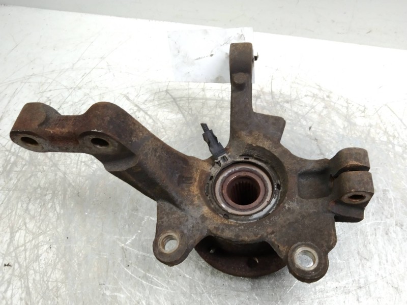 Recambio de mangueta delantera derecha para renault clio iii expression referencia OEM IAM   