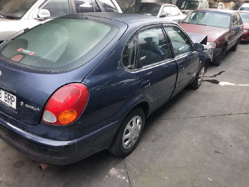 toyota corolla (e11) del año 2001