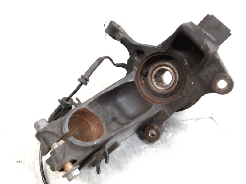 Recambio de mangueta delantera derecha para renault clio iv renault sport referencia OEM IAM   