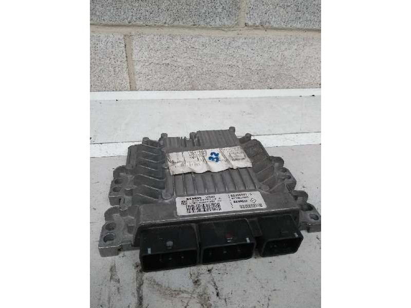 Recambio de centralita motor uce para renault scenic ii 1.5 dci diesel referencia OEM IAM S122326113A 8200804775 8200807626 SID3 Recambio de centralita motor uce para renault scenic ii 1.5 dci diesel referencia OEM IAM S122326113A 8200804775 8200807626 SID3