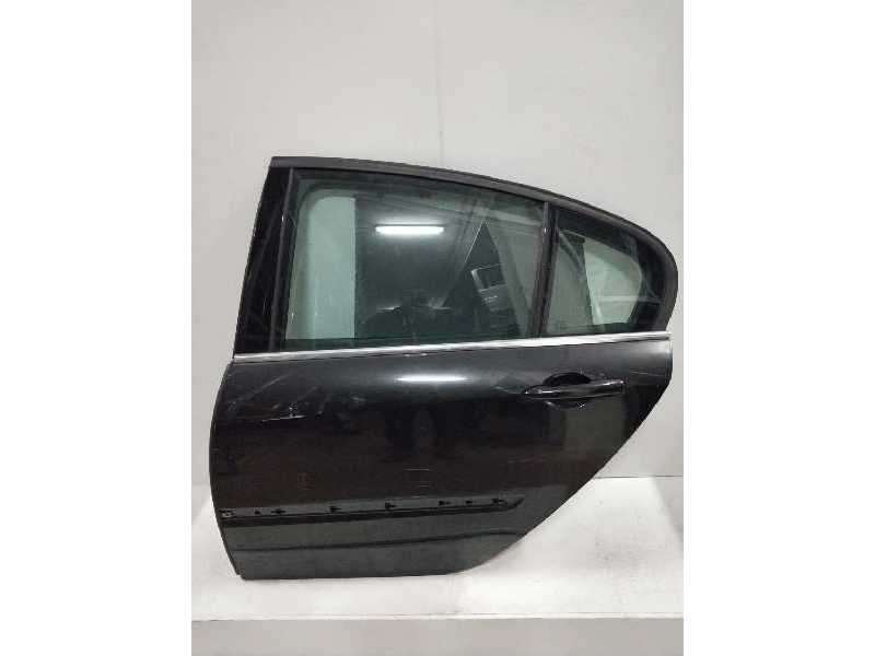Recambio de puerta trasera izquierda para renault laguna iii 1.5 dci diesel referencia OEM IAM   