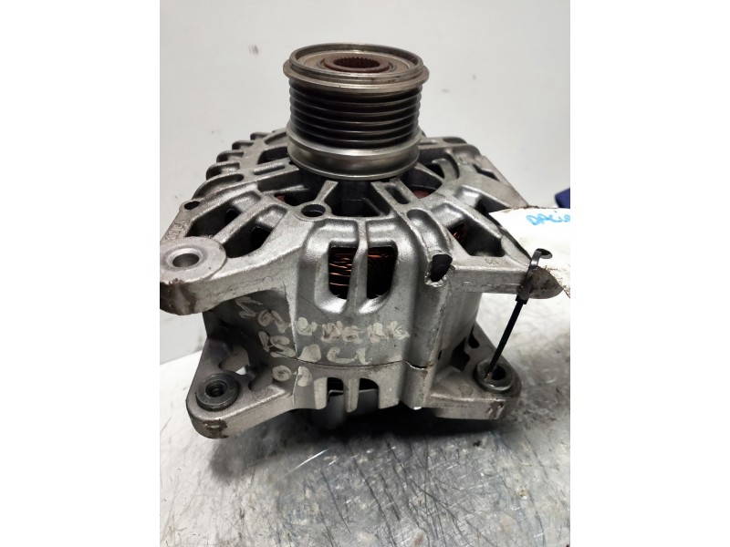 Recambio de alternador para dacia sandero laureate referencia OEM IAM 8201040655  