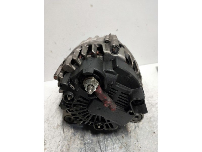 Recambio de alternador para dacia sandero laureate referencia OEM IAM 8201040655  