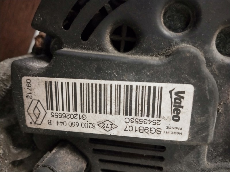 Recambio de alternador para dacia sandero ambiance referencia OEM IAM 8200660044B  