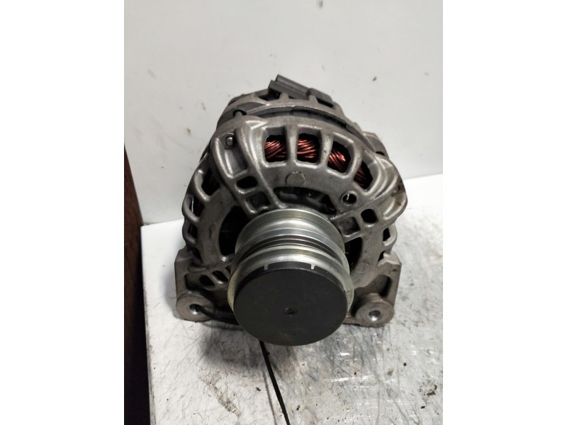Recambio de alternador para dacia sandero ambiance referencia OEM IAM 2310083866A  