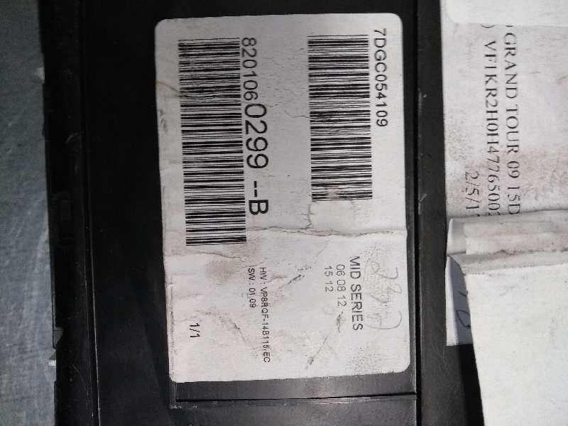 Recambio de cuadro instrumentos para renault clio grandtour referencia OEM IAM 8201060299B 7DGC054109 