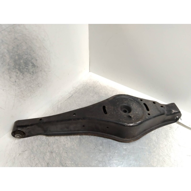 Recambio de brazo suspension inferior trasero izquierdo para volkswagen passat variant (3c5) 2.0 tdi referencia OEM IAM   
