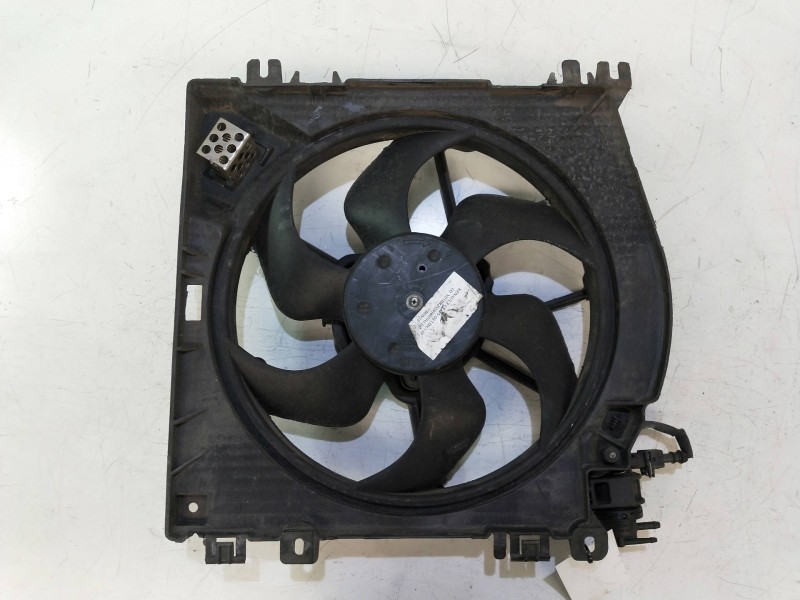 Recambio de electroventilador para renault clio iii 1.5 dci diesel fap referencia OEM IAM 8200748439 1832064000 