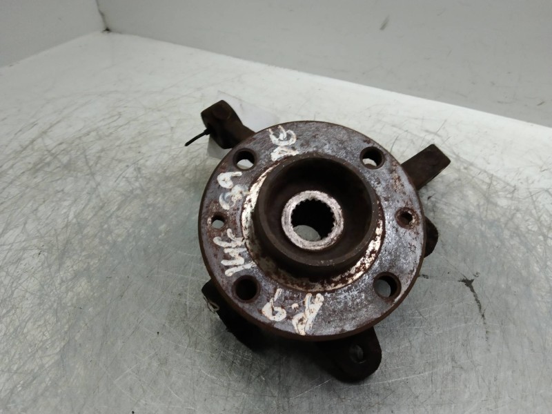 Recambio de mangueta delantera derecha para renault 9 tse referencia OEM IAM   