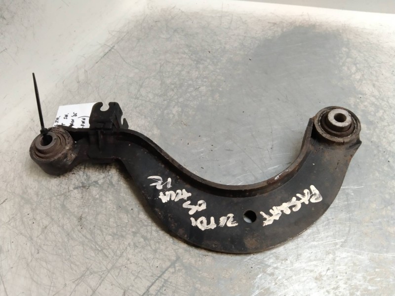 Recambio de brazo suspension superior trasero izquierdo para volkswagen passat variant (3c5) advance referencia OEM IAM   