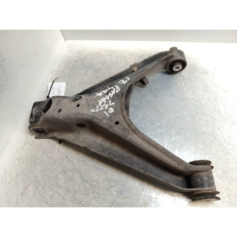 Recambio de brazo suspension superior trasero izquierdo para volkswagen passat berlina (3b3) 2.5 v6 tdi referencia OEM IAM   