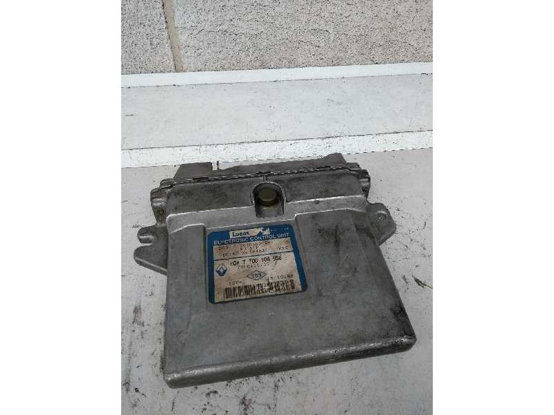 Recambio de centralita motor uce para renault clio ii fase i (b/cbo) referencia OEM IAM R04080009E HOM7700104956 7700111205 8076 Recambio de centralita motor uce para renault clio ii fase i (b/cbo) referencia OEM IAM R04080009E HOM7700104956 7700111205 8076