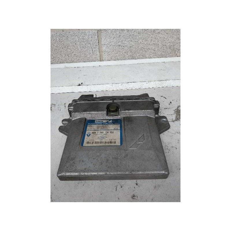 Recambio de centralita motor uce para renault clio ii fase i (b/cbo) referencia OEM IAM R04080009F HOM7700104956 7700111205 8076