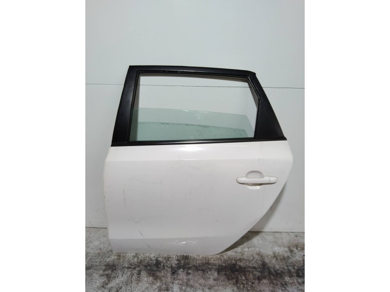 Recambio de puerta trasera izquierda para hyundai i30cw classic referencia OEM IAM   5P
