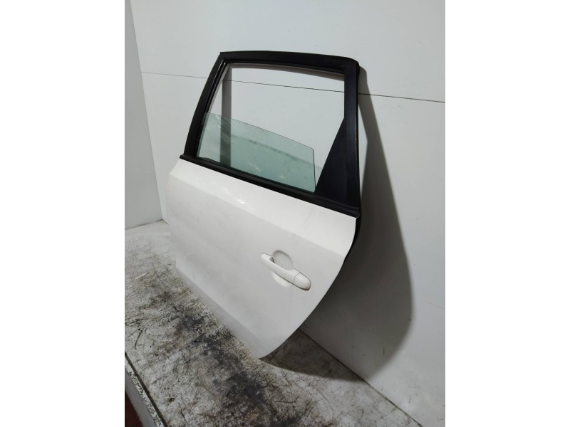 Recambio de puerta trasera izquierda para hyundai i30cw classic referencia OEM IAM   5P