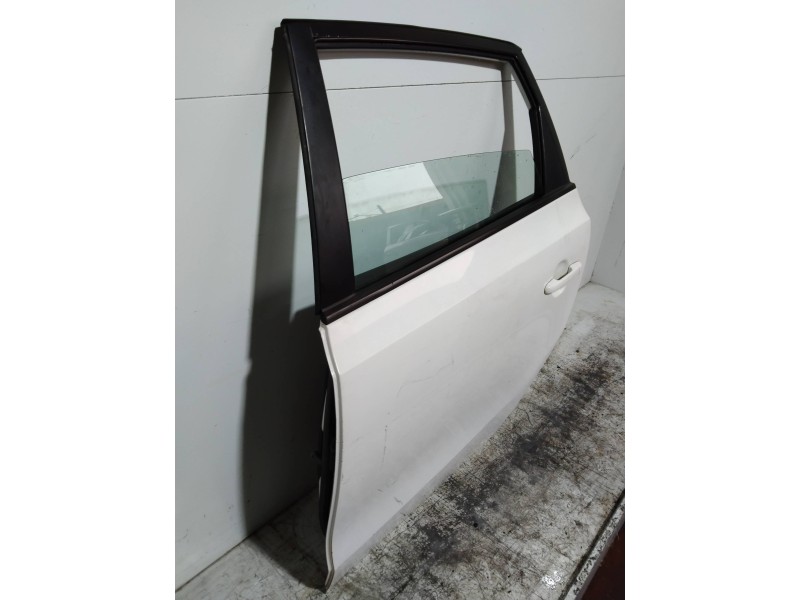 Recambio de puerta trasera izquierda para hyundai i30cw classic referencia OEM IAM   5P
