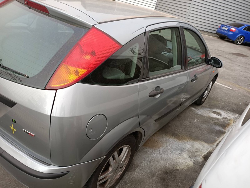 ford focus berlina (cak) del año 2003