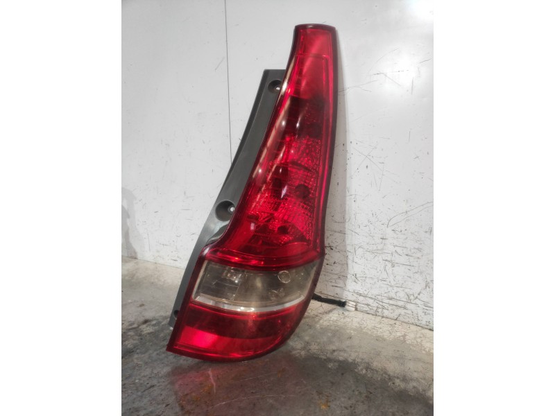 Recambio de piloto trasero derecho para hyundai i30cw classic referencia OEM IAM 924022R1  