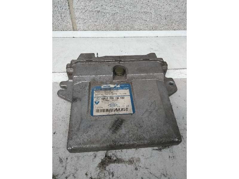 Recambio de centralita motor uce para renault trafic (desde 5.89) referencia OEM IAM R04080016C HOM7700106482 7700110128 80830D