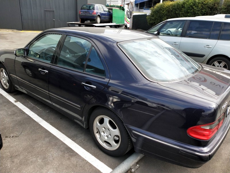mercedes clase e (w210) berlina del año 1999