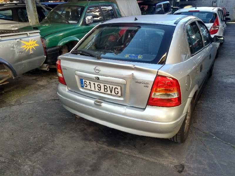 opel astra g berlina del año 2002