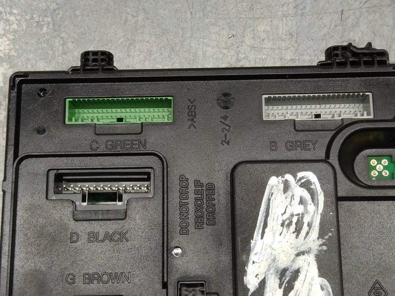 Recambio de modulo electronico para renault scenic iii emotion referencia OEM IAM 284B17288R S180098501D BCM95