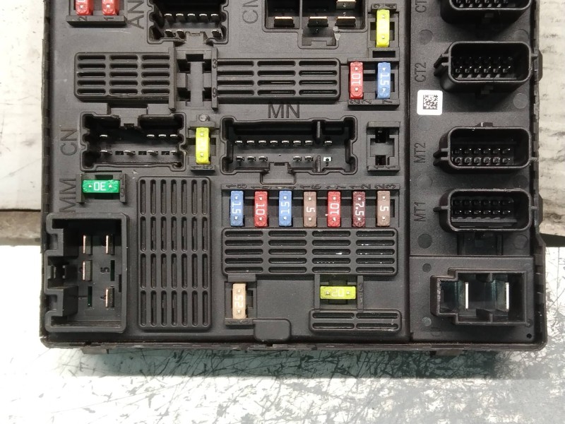 Recambio de caja reles / fusibles para renault scenic iii emotion referencia OEM IAM 284B67924R EF 