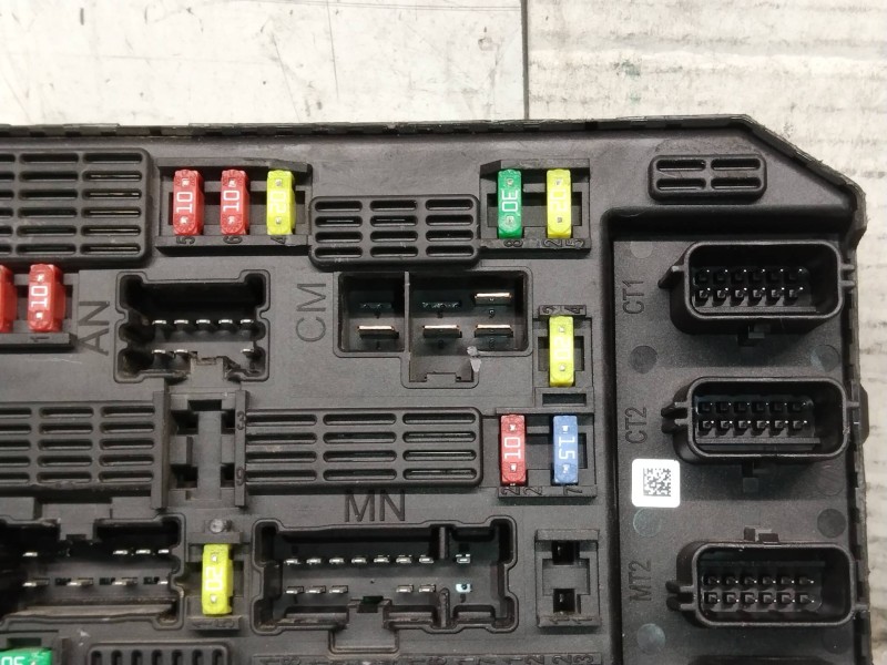 Recambio de caja reles / fusibles para renault scenic iii emotion referencia OEM IAM 284B67924R EF 