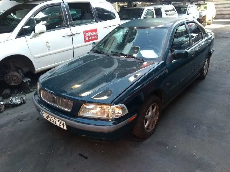 volvo s40 berlina del año 1997