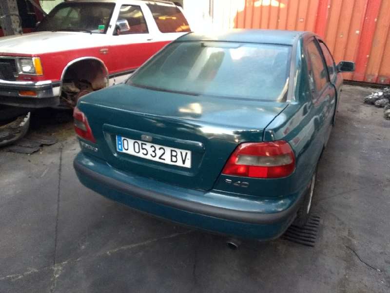 volvo s40 berlina del año 1997