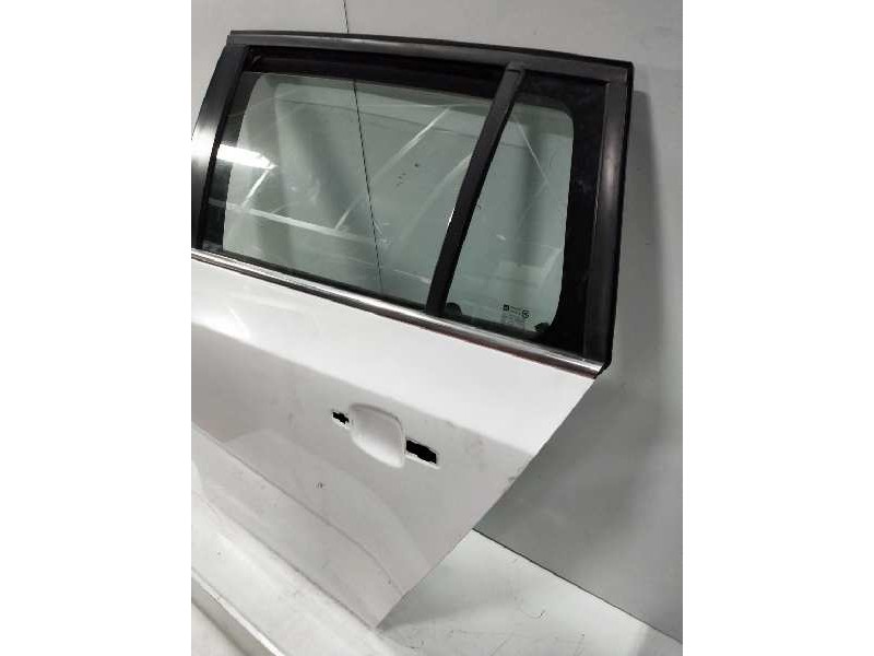 Recambio de puerta trasera izquierda para chevrolet cruze station wagon ltz referencia OEM IAM   
