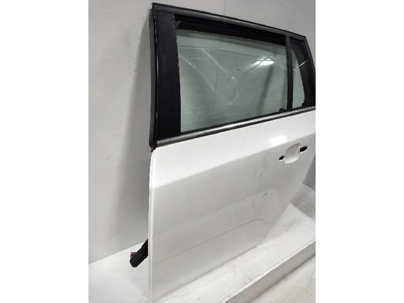 Recambio de puerta trasera izquierda para chevrolet cruze station wagon ltz referencia OEM IAM   