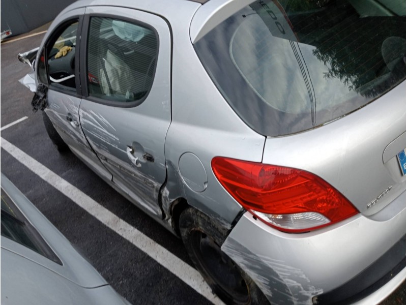 peugeot 207 del año 2012
