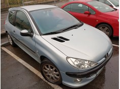 peugeot 206 berlina del año 2001