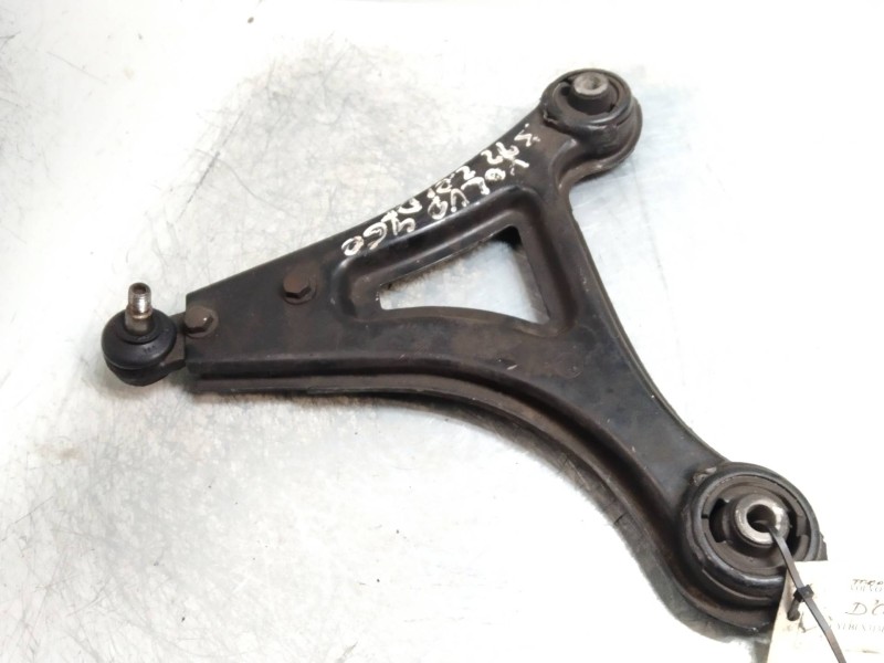 Recambio de brazo suspension inferior delantero derecho para volvo serie 460 2.0 cat referencia OEM IAM   