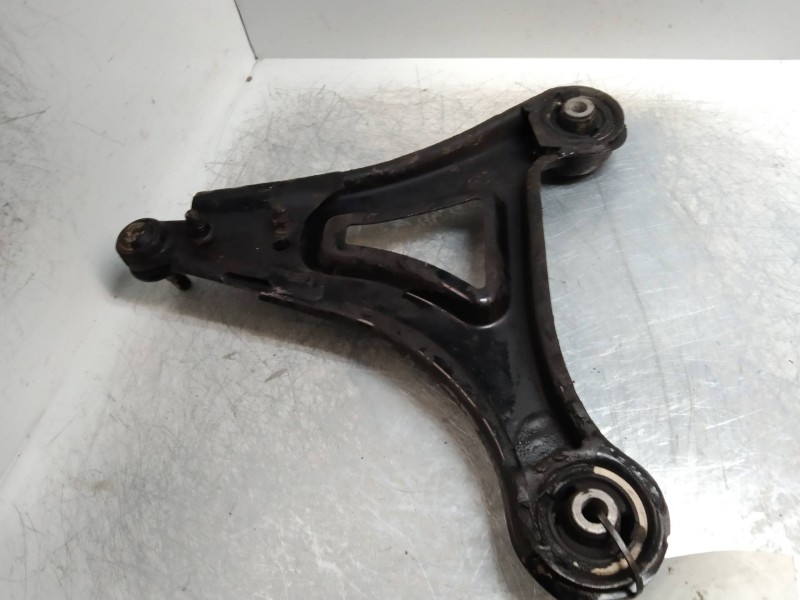 Recambio de brazo suspension inferior delantero izquierdo para volvo serie 460 2.0 cat referencia OEM IAM   